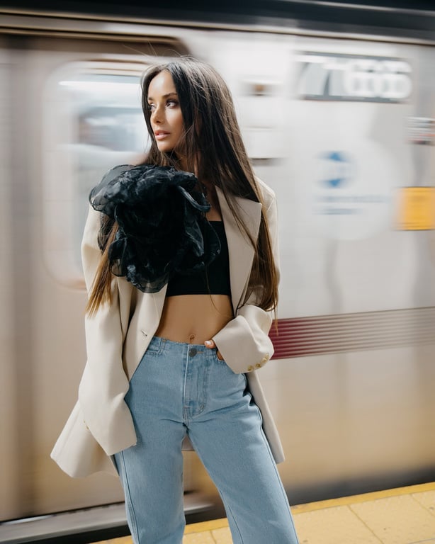 Ксенія Мішина похизувалася пресом у метро