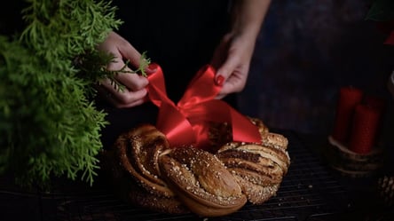Рецепт Рождественского венка с корицей и орехами - 285x160