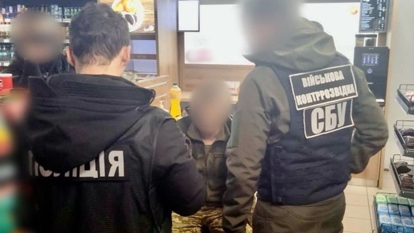 Брав "данину" за невідправку на фронт — в Одесі затримали військового