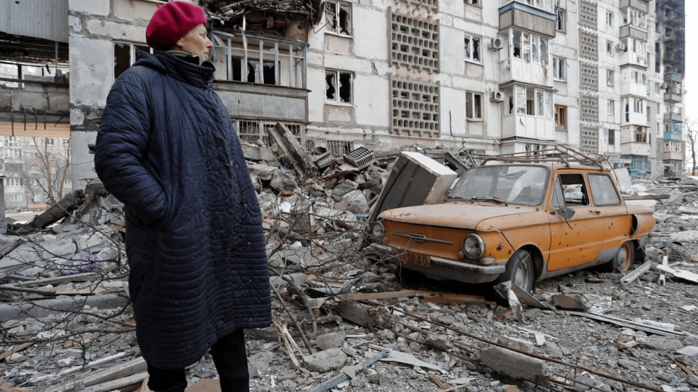 "Фотошоп та фільтри": мешканець Маріуполя розповів про реалії життя у зруйнованому місті