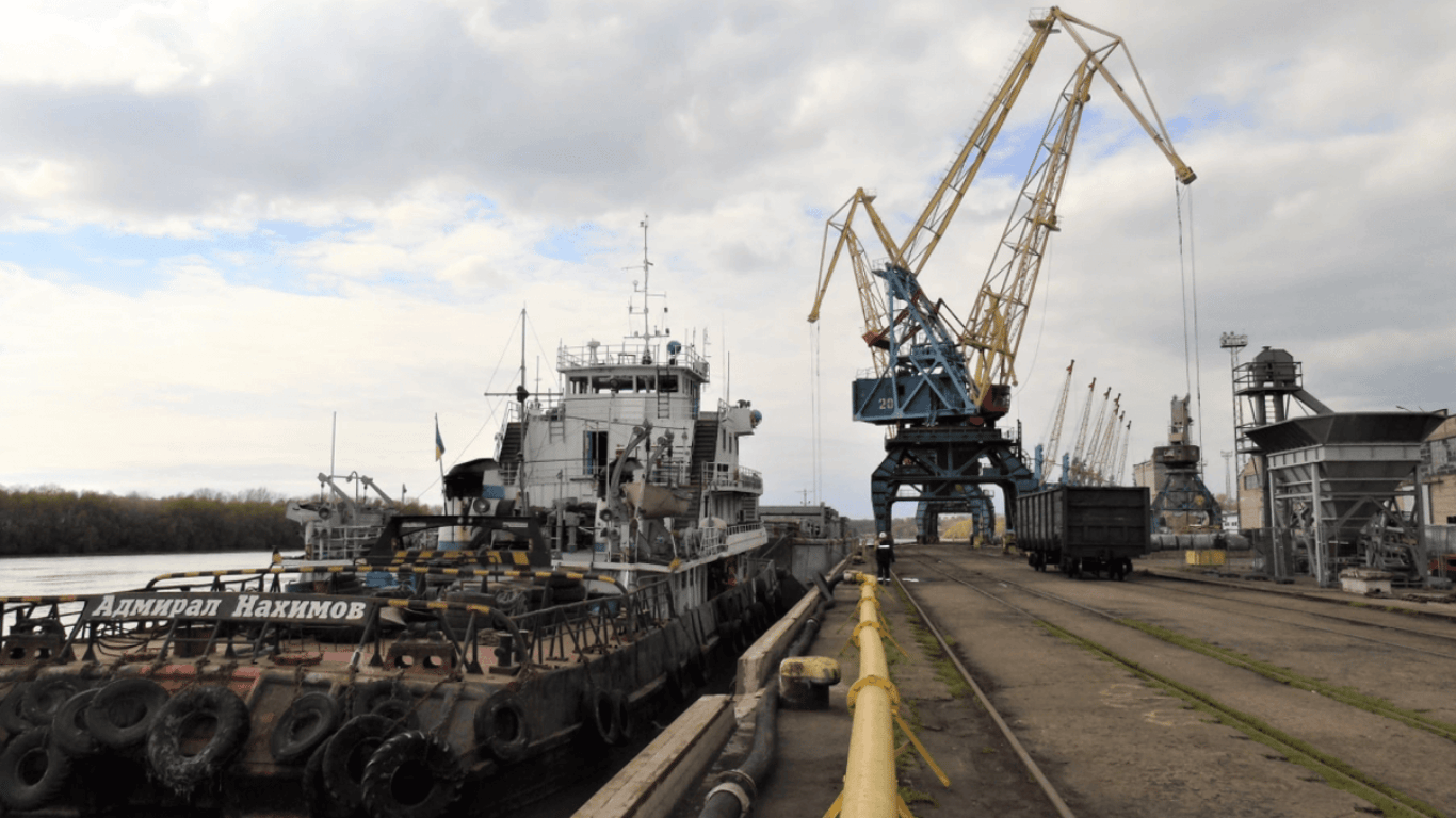 В одному з портів Одещині критична ситуація з обробкою зерна та руди
