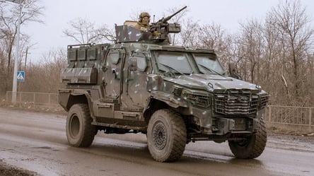 В "Азове" нужны люди, разбирающиеся в бронетехнике — вакансия - 285x160