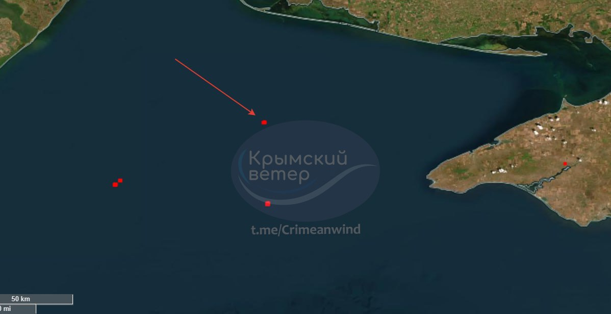 Пожар на вышке Петр Годованец возле Крыма — что известно - фото 1