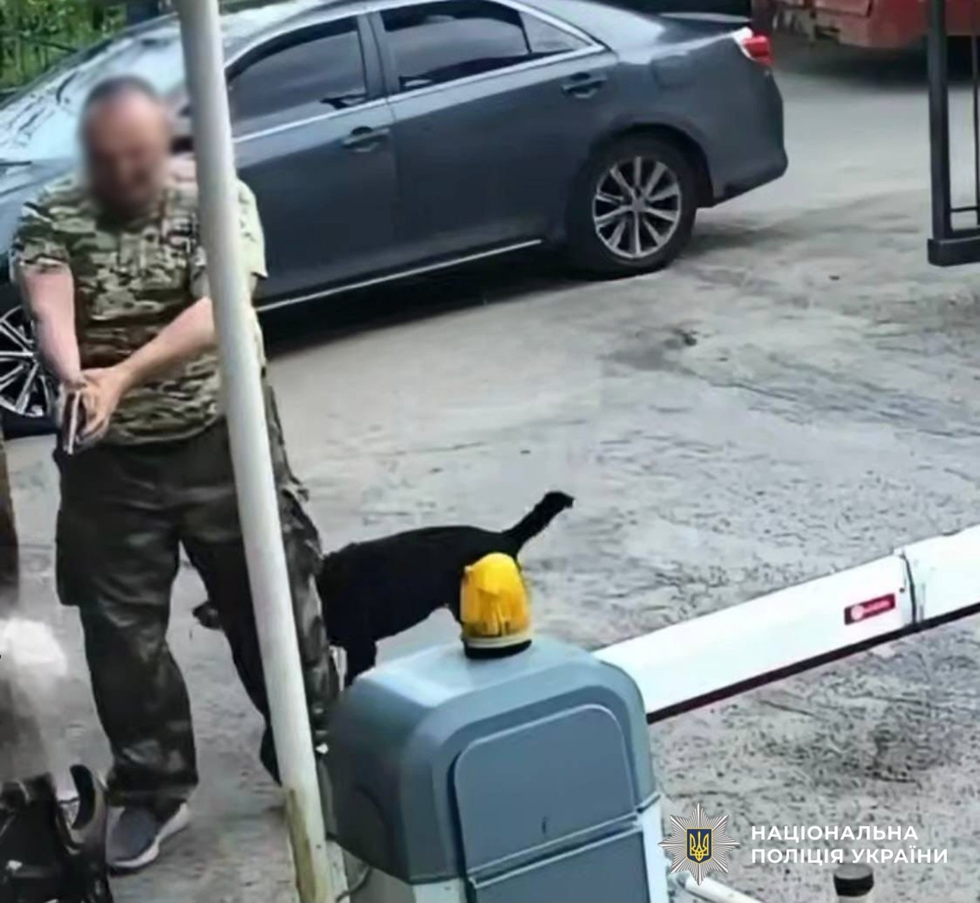 У Києві чоловік погрожував зброєю