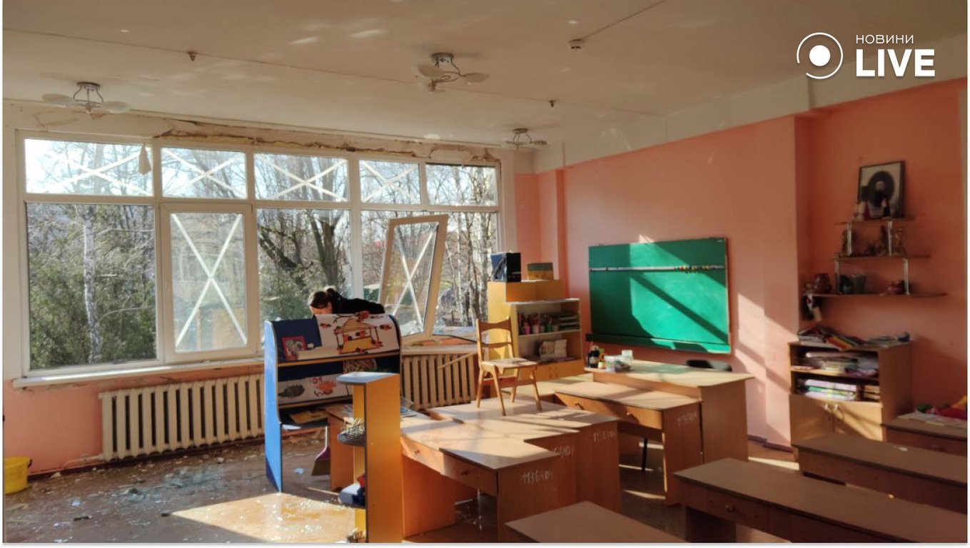 У дитячому садку Одеси ліквідують наслідки нічного обстрілу - фото 2