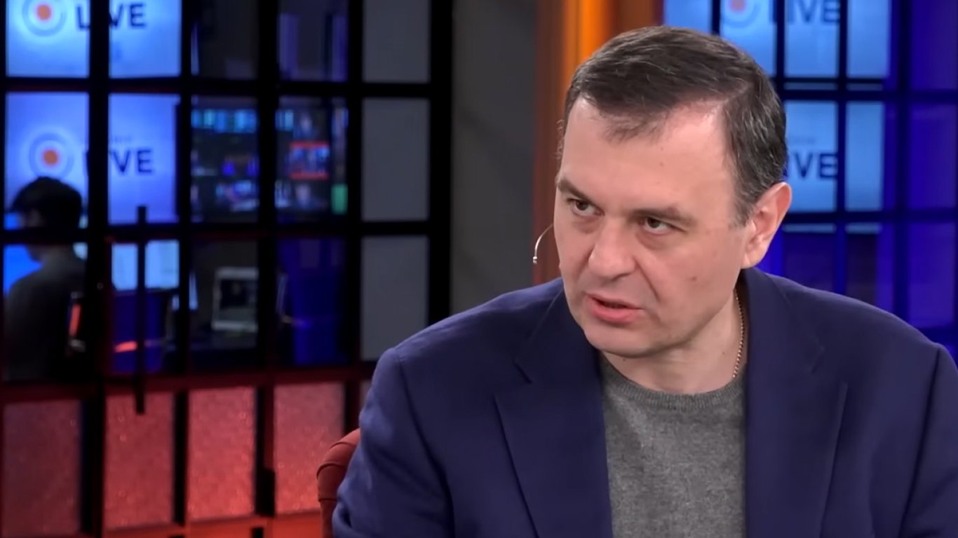 Гетманцев розкритикував уряд через прогалини закону для роботодавців