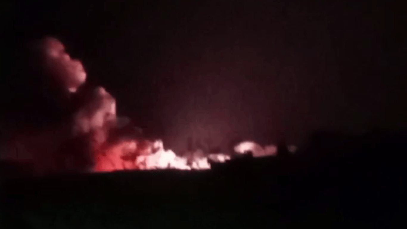 Взрывы на военном аэродроме в Джанкое — зафиксировали шесть очагов пожаров