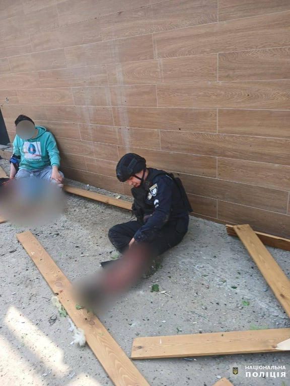 Наслідки обстрілу. Фото: Національна поліція
