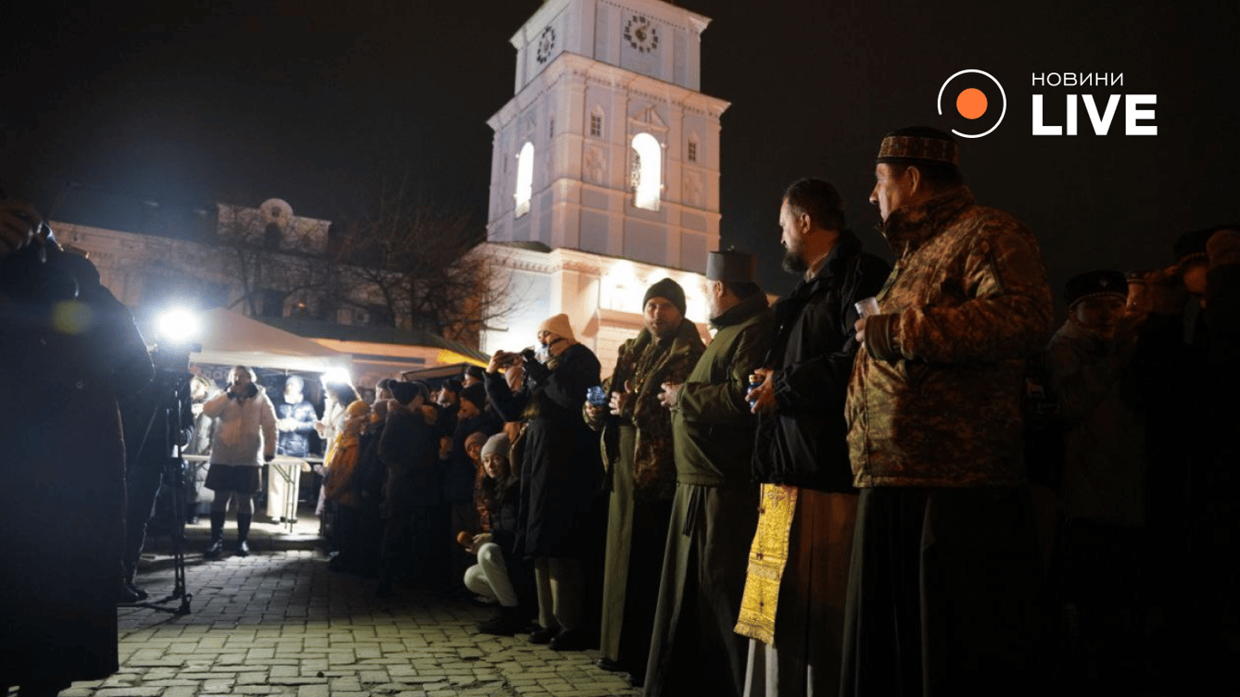 Михайлівська площа 7 грудня