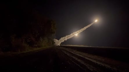 Первый запуск: ВСУ показали эффектный полет ракет ATACMS - 285x160