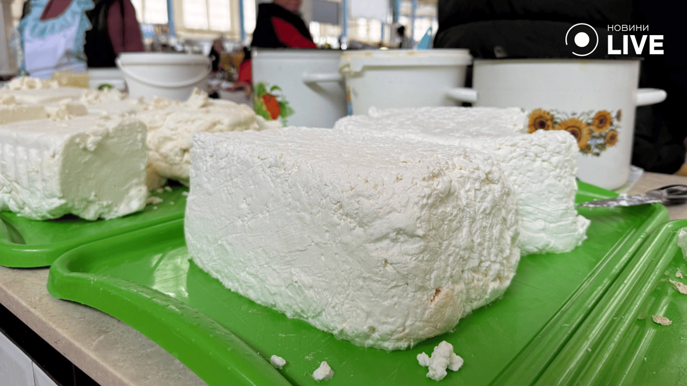 Сир на прилавках одеського ринку