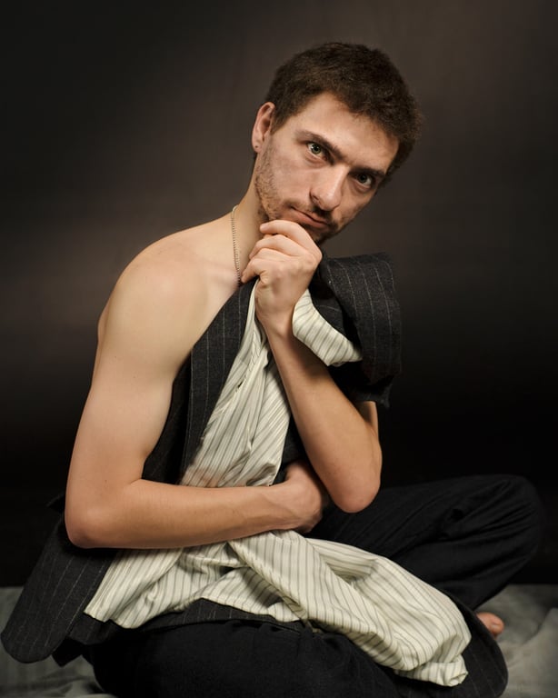 Василий Байдак пародирует Дашу Астафьеву. Фото: instagram.com/by_by_duc