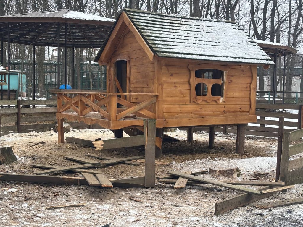 последствия удара по экопарке на Харьковщине