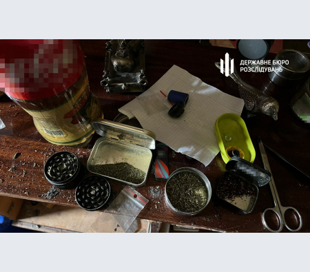 Обшуки у нарколабораторії