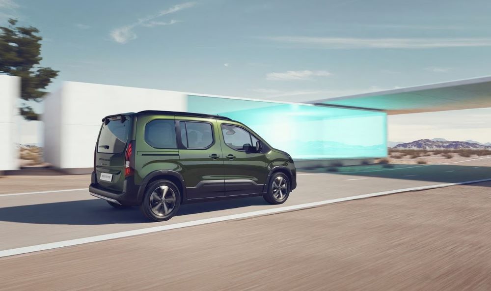 В Україні розпочнуться продажі нового Peugeot Rifter — комплектація та ціни - фото 1