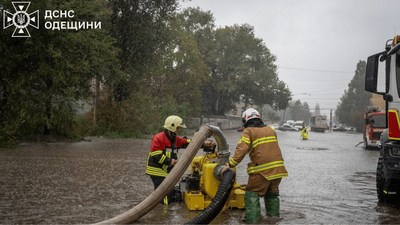 В Одесі вирує негода