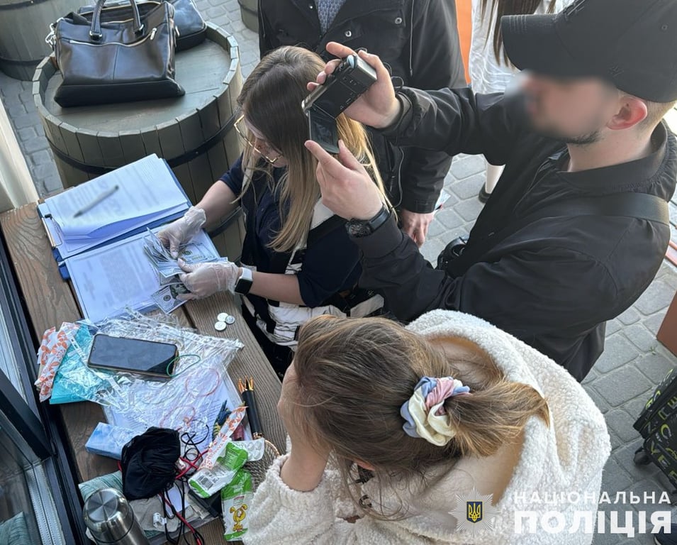 На Львівщині правоохоронці викрили зловмисницю, яка організувала незаконний перетин кордону для свого фіктивного чоловіка
