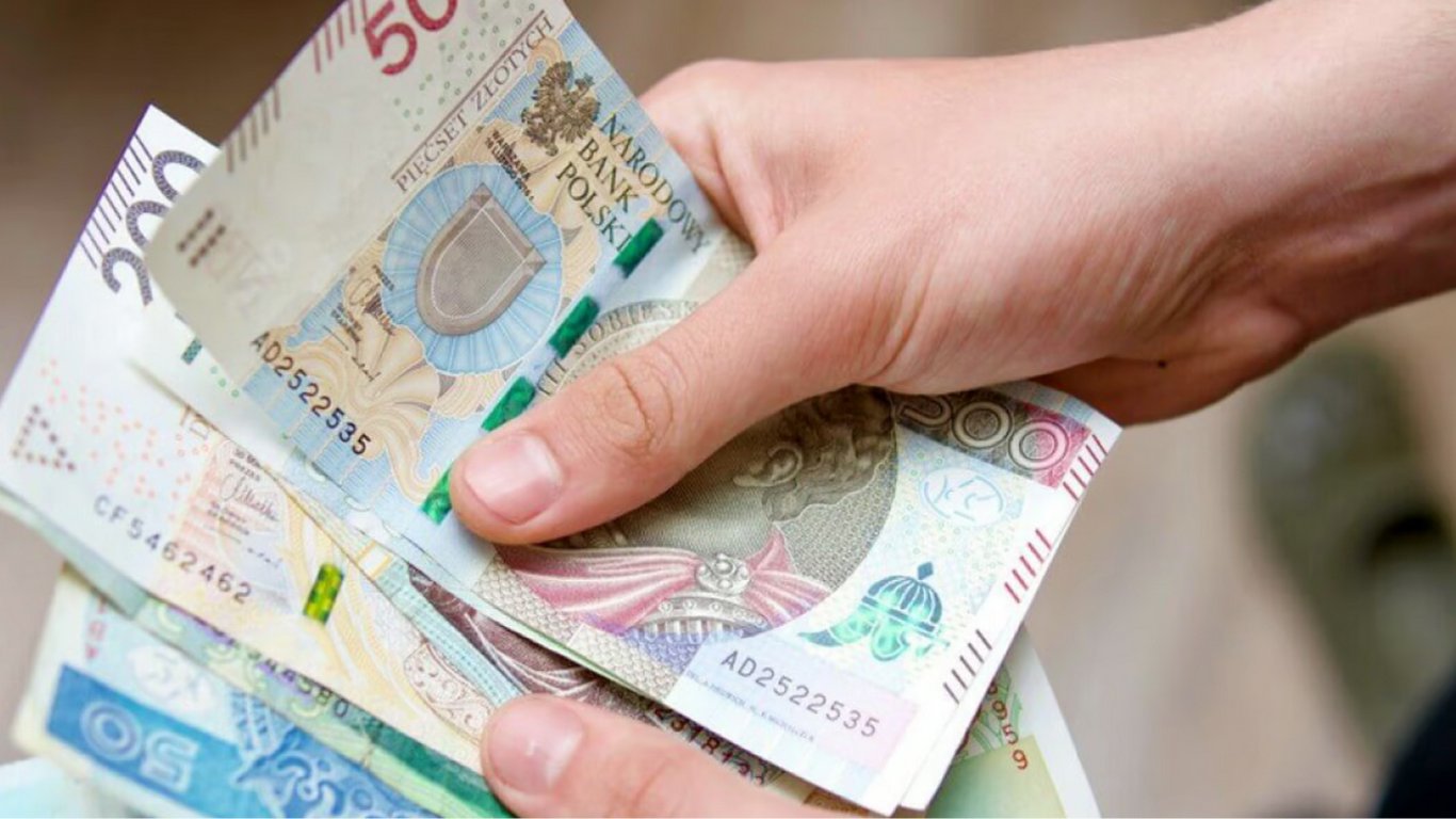 Пенсії в іноземній валюті — як і хто може оформити виплати