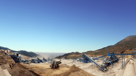 Размеры впечатляют — где расположен самый большой карьер в мире - 285x160