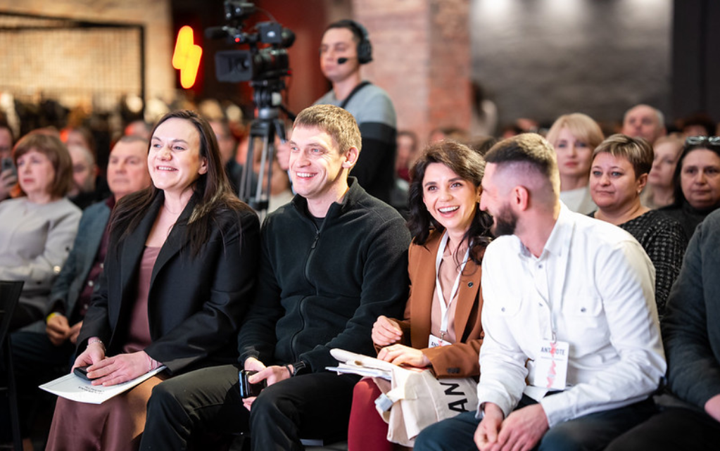 Проєкт проти фейків через мистецтво "Антидот"
