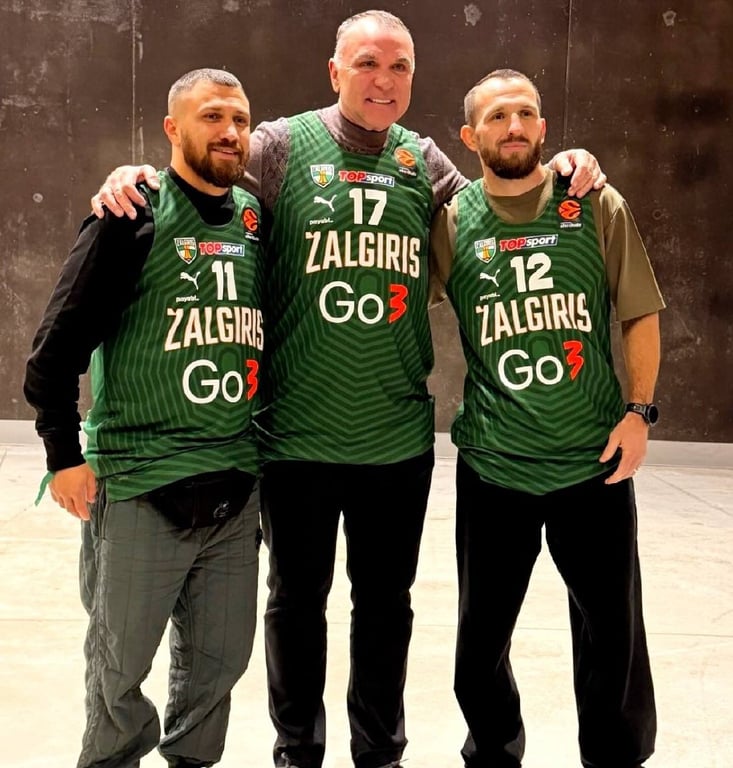 Василий Ломаченко