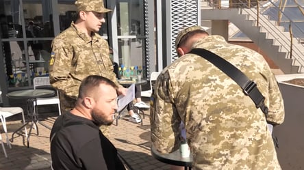 Потрібна прописка, але ТЦК оголосив у розшук — поради юристів - 285x160