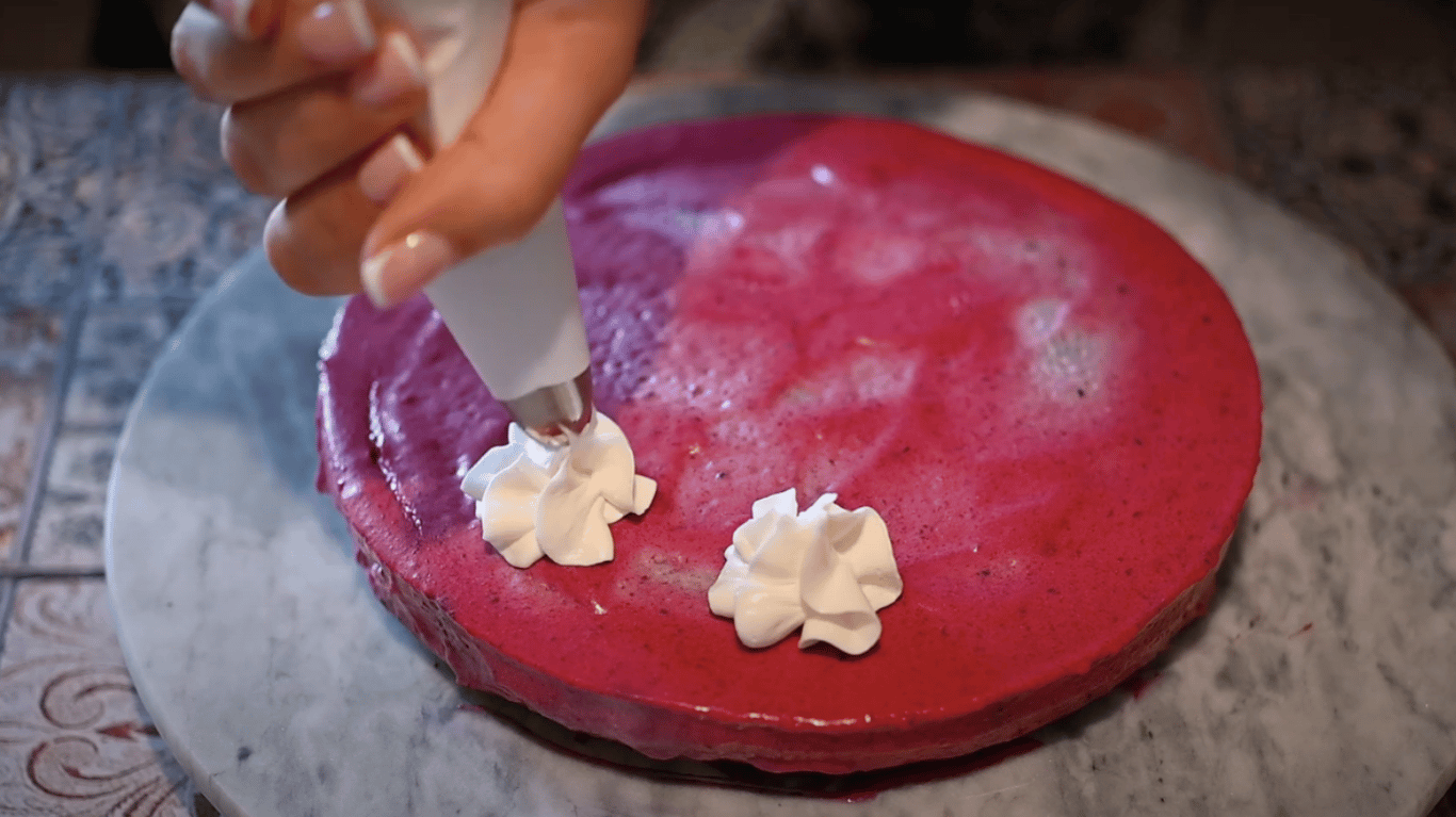 шоколадний мусовий торт з млинцями