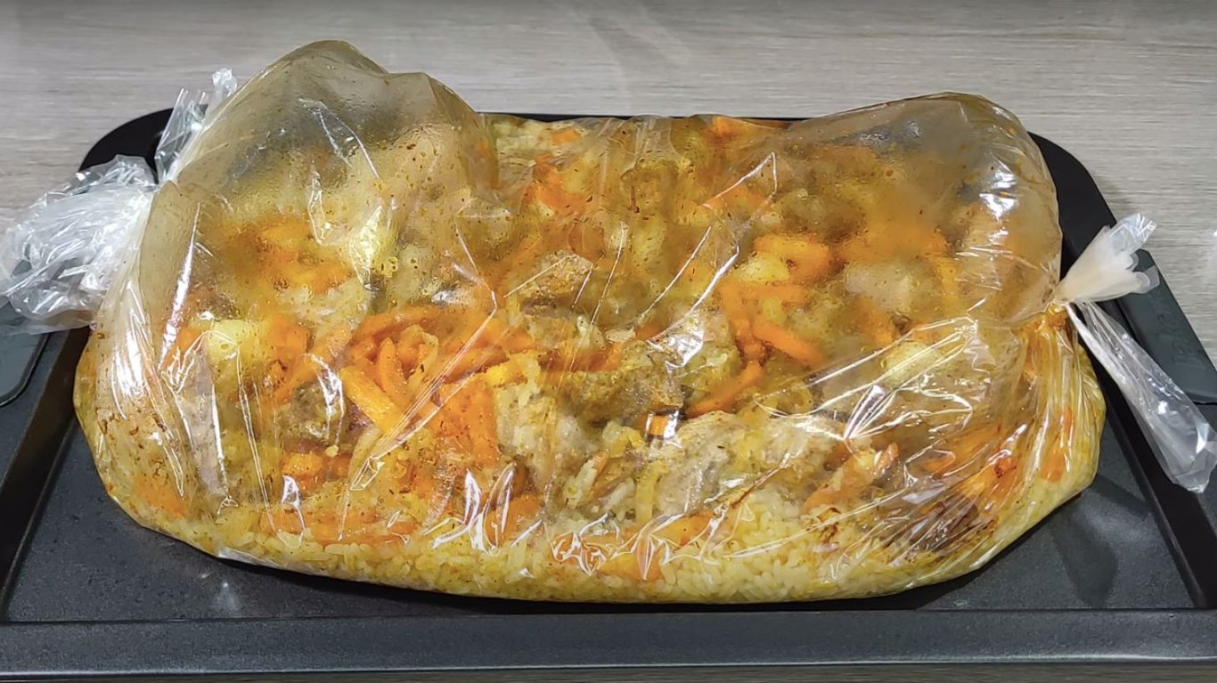 швидкий рецепт, як приготувати плов в рукаві