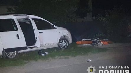 На Львівщині мотоцикл влетів в авто — у поліції заявили про постраждалих підлітків - 290x166