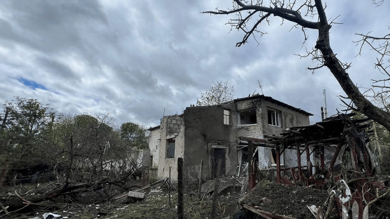 Влучання ракети в житловий будинок в Одесі, 21 квітня