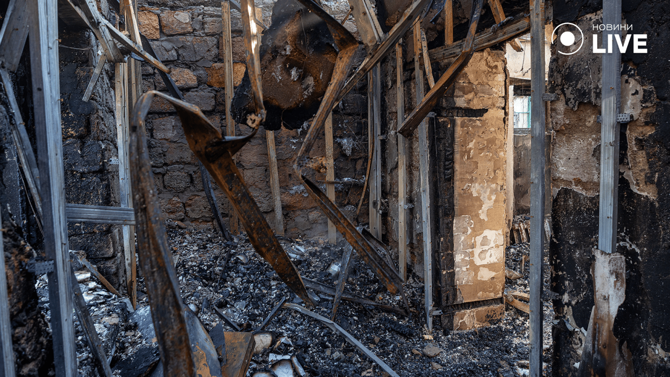 Наслудки прямого влучання дроном в будинок в Одесі