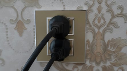 Які прилади не варто залишати під'єднаними до розетки на ніч - 285x160