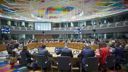 Деньги для стабильности — сколько ЕС даст в новом транше Украине - 304x171