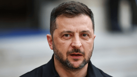 Зеленский прибыл во Францию — какова цель визита - 285x160