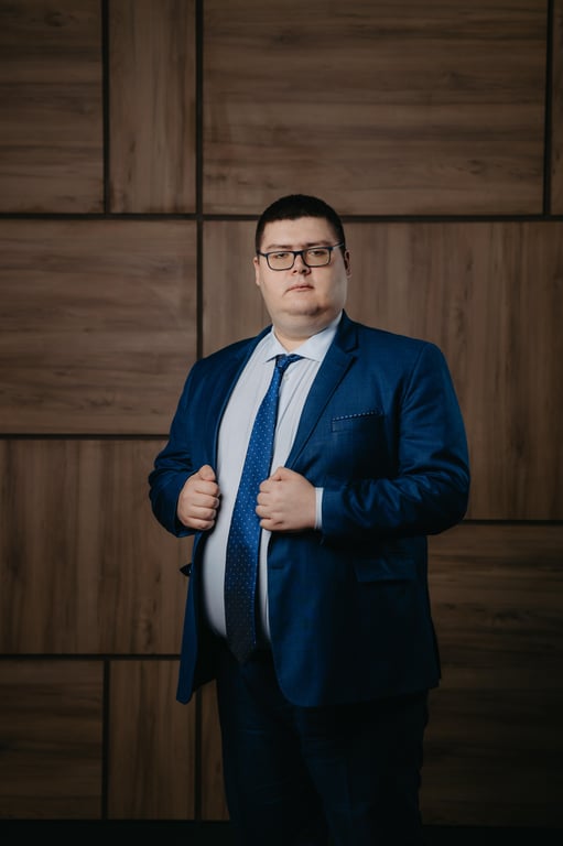 Владислав Мартинчук - адвокат судової практики Юридичної компанії «Де-Юре»