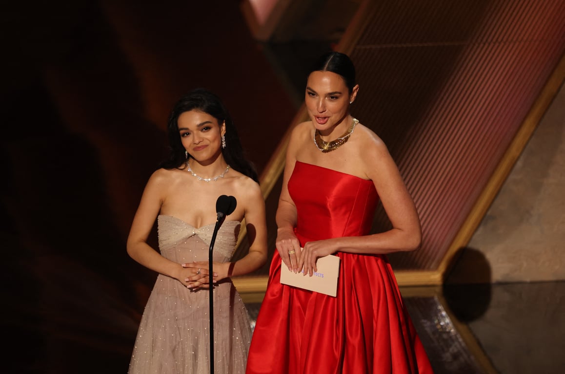 Акторки Рейчел Зеглер та Галь Гадот - фото