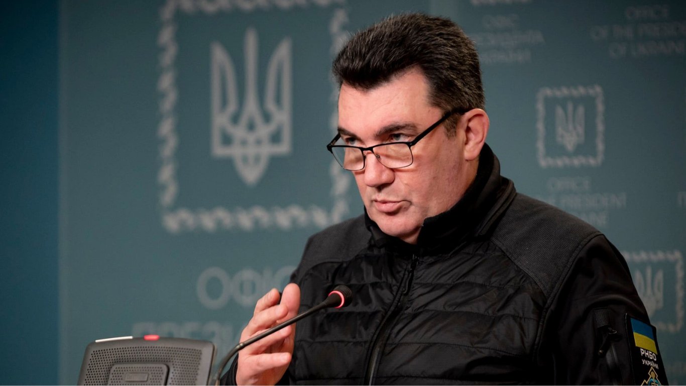 Данилов рассказал, почему СНБО не добавляет в санкционный список Портнова