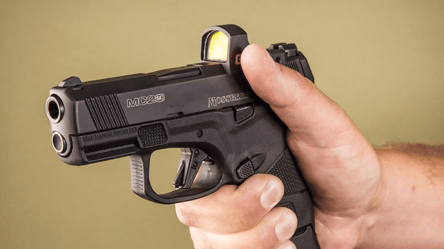 У Києві невідомий відкрив вогонь у компанію відпочивальників - 285x160