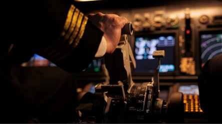 Зарплаты пилотов — кто получает больше всех в гражданской авиации - 285x160