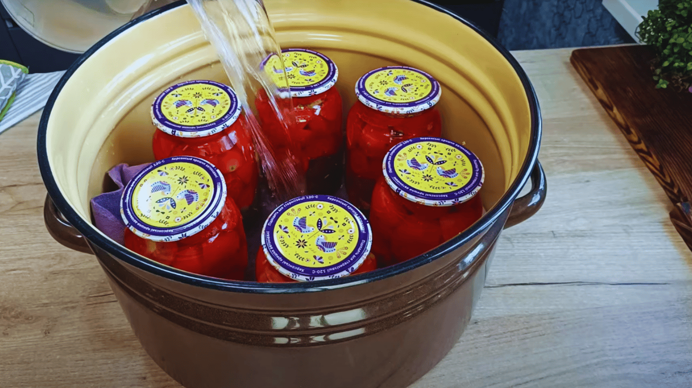 помідори половинками на зиму рецепт