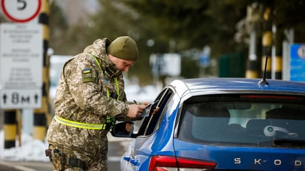 Куди українці можуть поїхати без візи у 2026 — повний список держав - 285x160