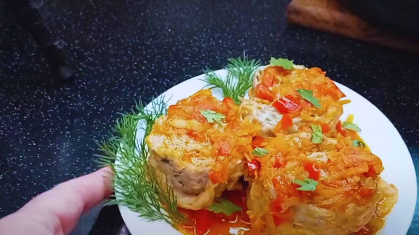 смачна страва з лавашем та фаршем