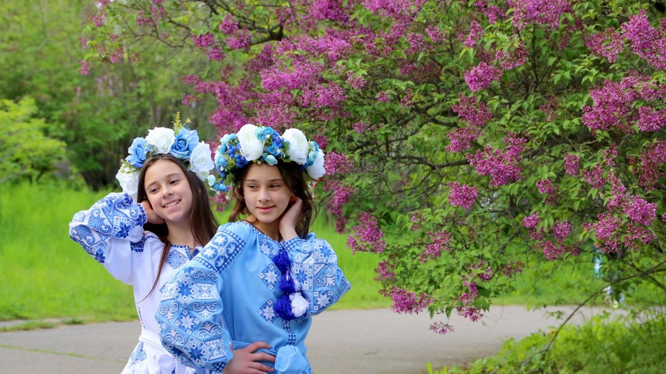 Как правильно называть украинский весенние цветы