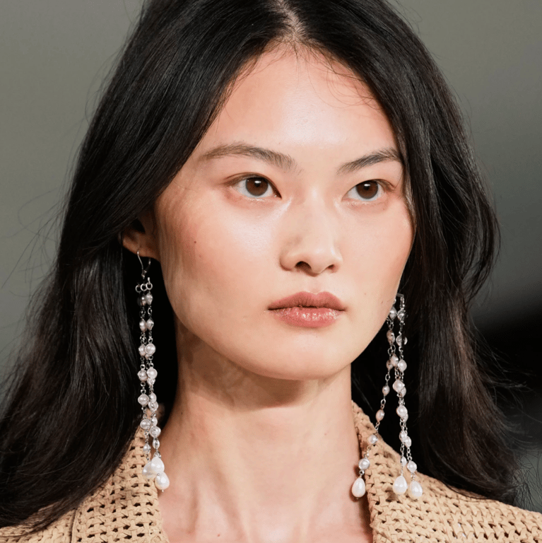 Стиль бохо зараз в тренді, як в одязі, так і в прикрасах