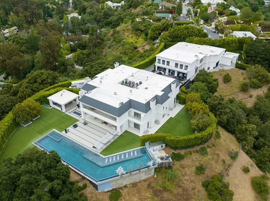 Дженніфер Лопес та Бен Аффлек продають спільний особняк на тлі чуток про розлучення - фото 2