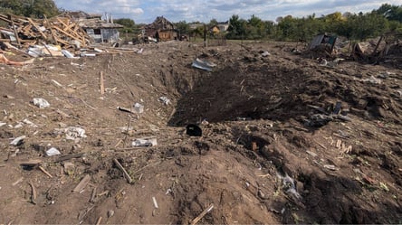 У Прилуках після удару РФ залишилася вирва до восьми метрів - 290x160