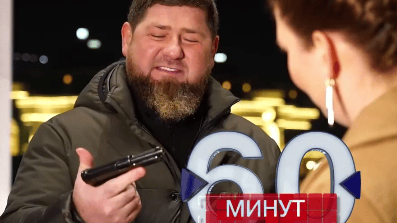 Рамзан Кадиров показав Скабеєвій пістолет для Зеленського: відео