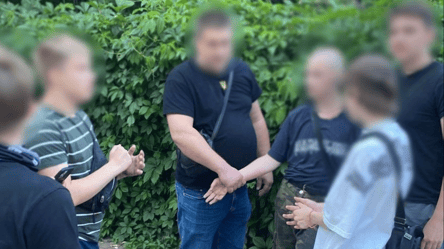 В Киеве группа подростков напала на иностранца — детали от полиции - 285x160