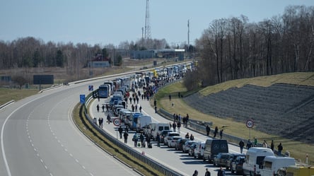 Очереди на границе Украины — в пробке более тысячи авто, почти все на польских КП - 285x160