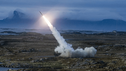 США успішно випробувала високоточну ракету з системи HIMARS - 285x160